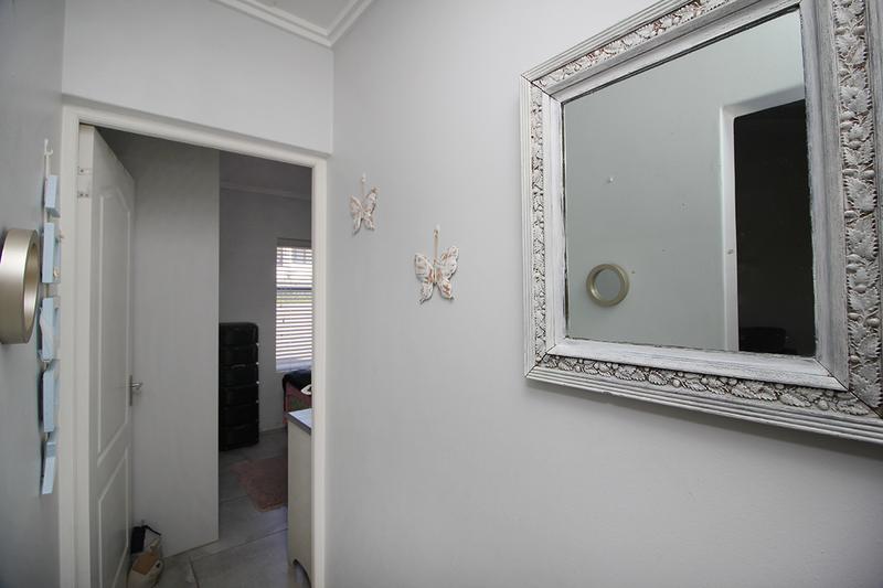 2 Bedroom Property for Sale in Reebok Western Cape